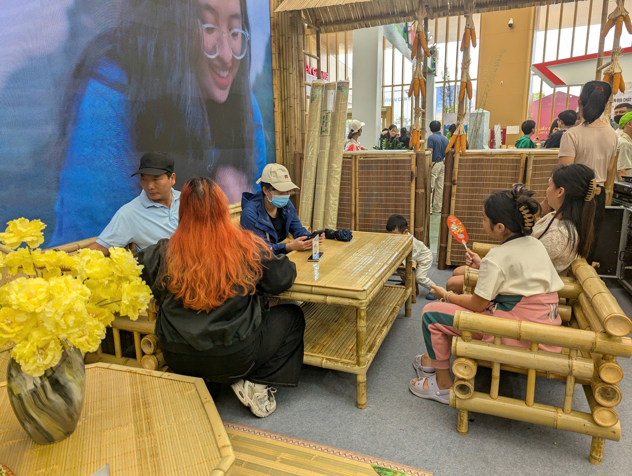 bo-ban-ghe-truc-bao-minh